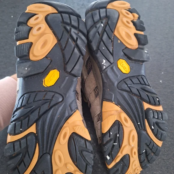 Merrell Men's Tan and Black Hiking Boots - Picture 7 of 8